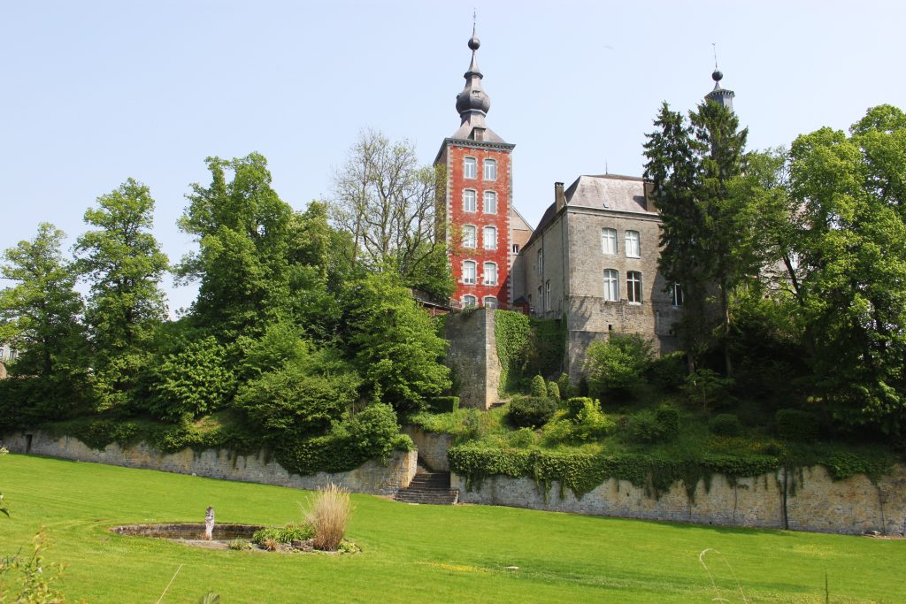 Château des Comtes de Hamal à Vierves-sur-Viroin
