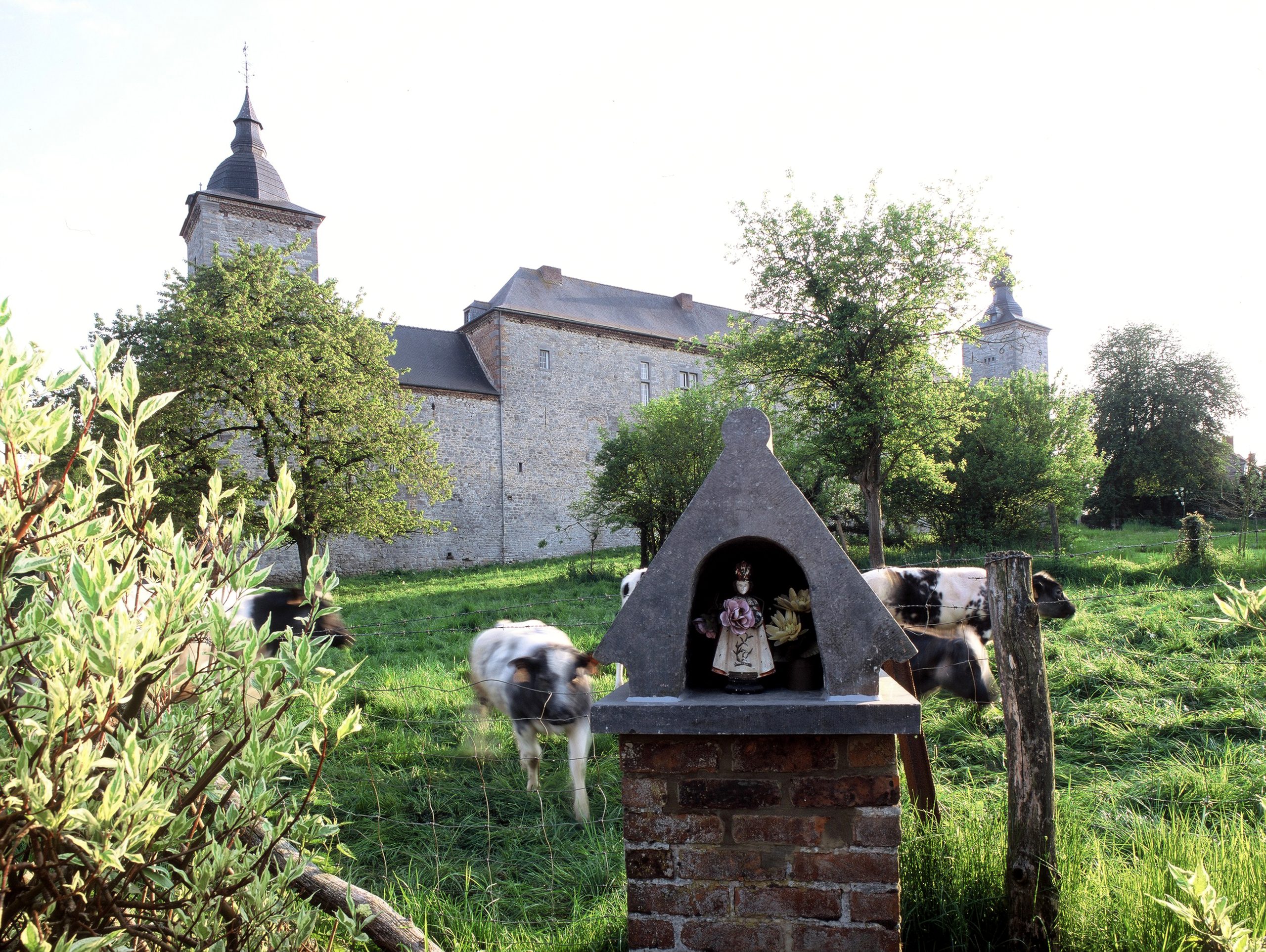 FALAEN - chateau ferme - chapelle - copryright Laloux